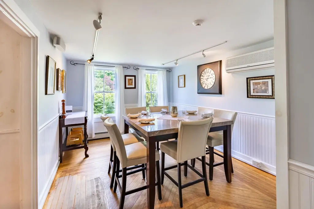 19 Huntington Place Rochester VT 05767