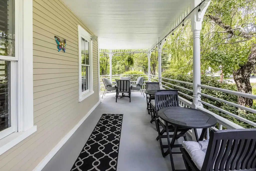 19 Huntington Place Rochester VT 05767