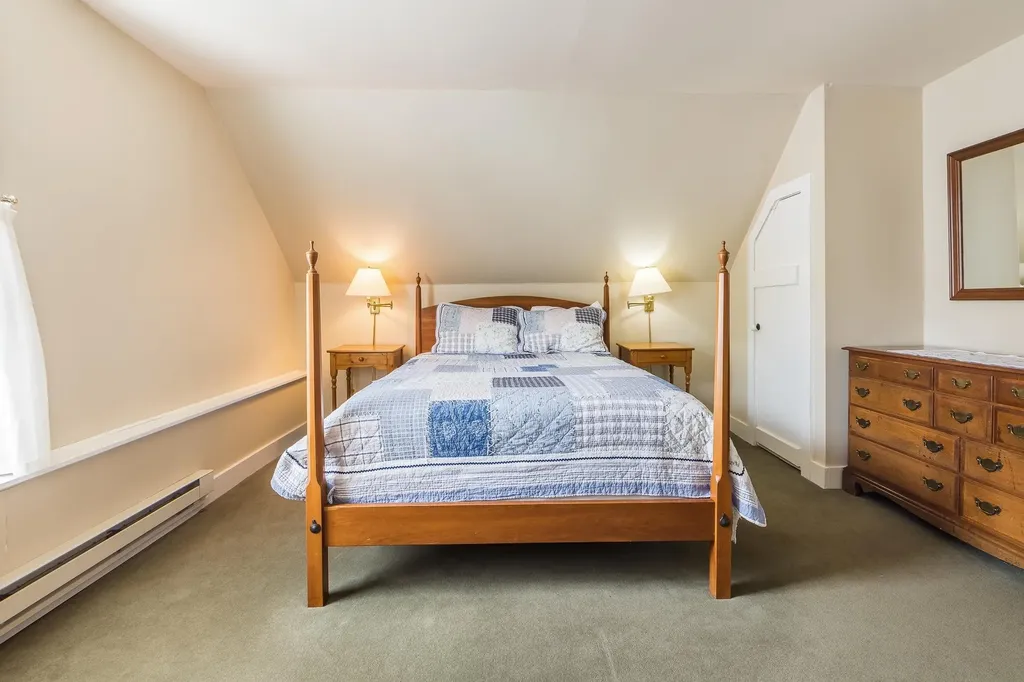 19 Huntington Place Rochester VT 05767