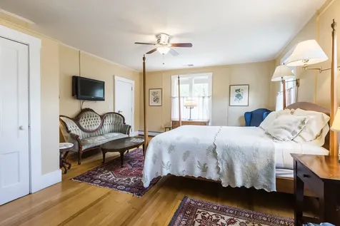 19 Huntington Place Rochester VT 05767