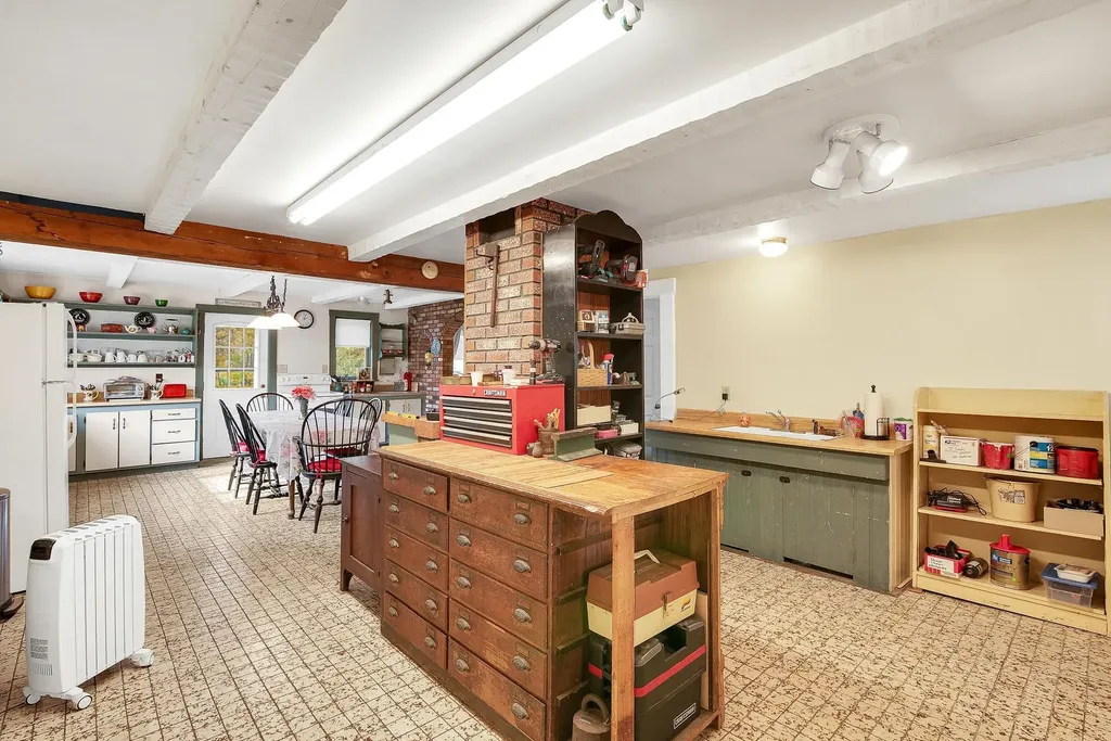 295 First Nh Turnpike Northwood NH 03261