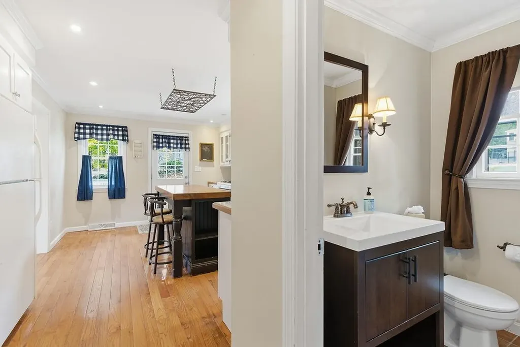 14 True Avenue Derry NH 03038