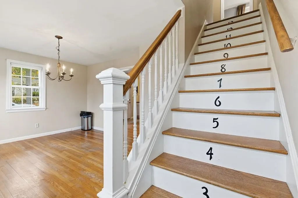 14 True Avenue Derry NH 03038