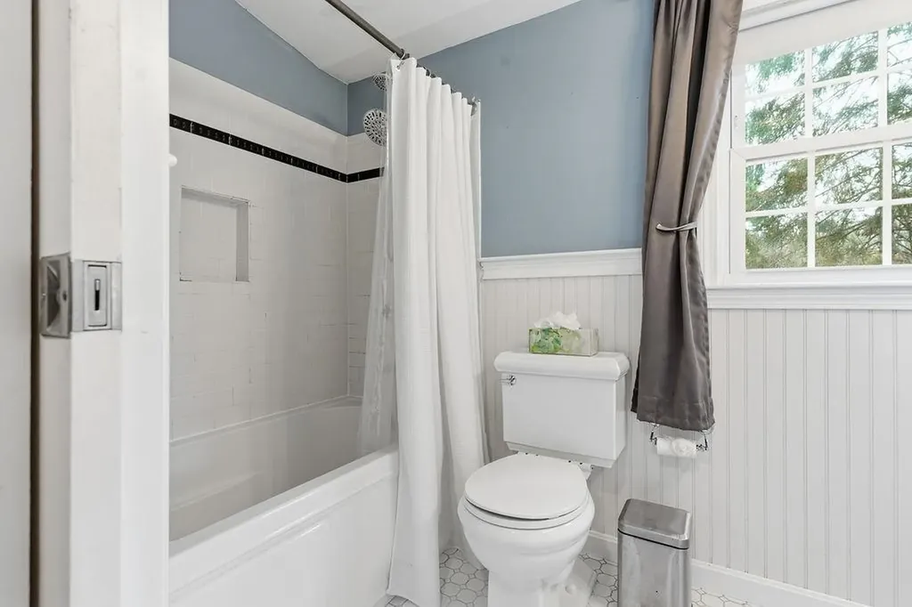 14 True Avenue Derry NH 03038