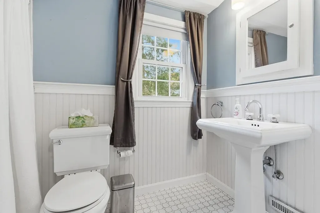 14 True Avenue Derry NH 03038