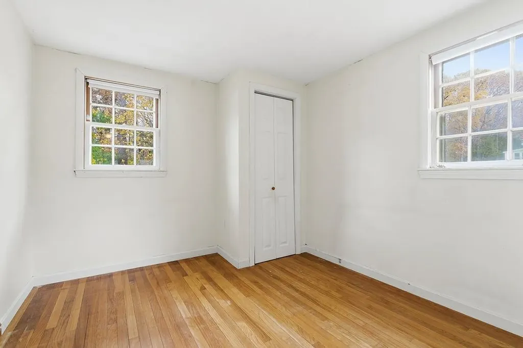 14 True Avenue Derry NH 03038