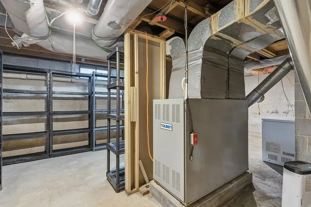 14 True Avenue Derry NH 03038