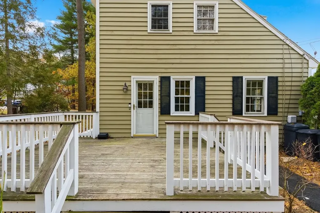 14 True Avenue Derry NH 03038