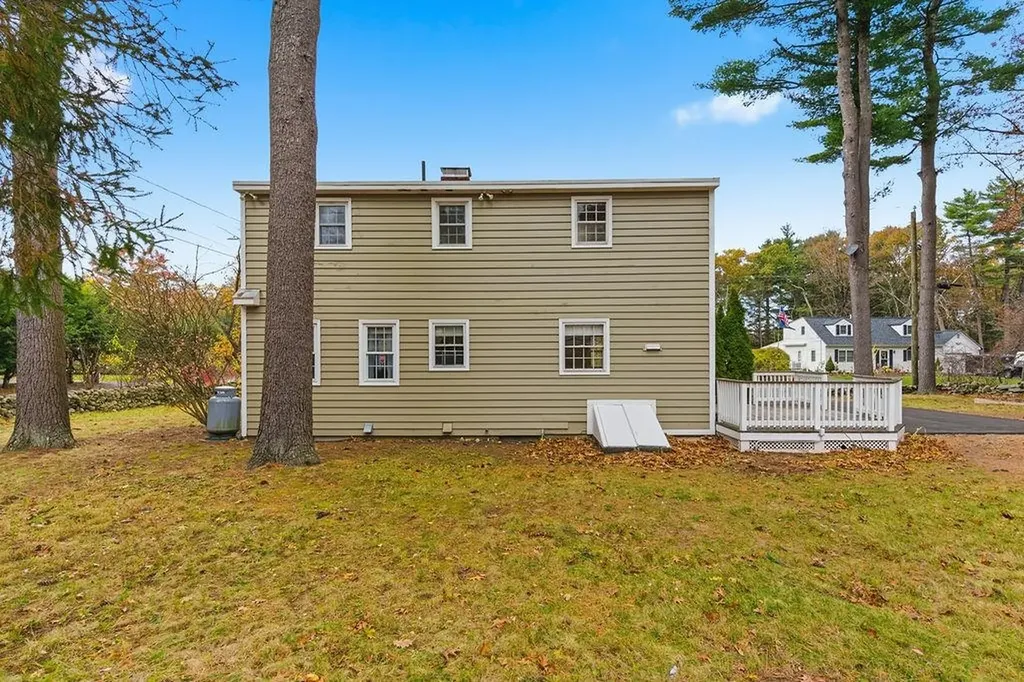 14 True Avenue Derry NH 03038