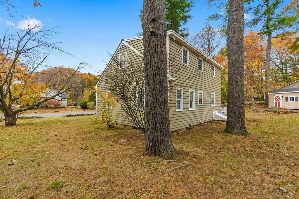 14 True Avenue Derry NH 03038