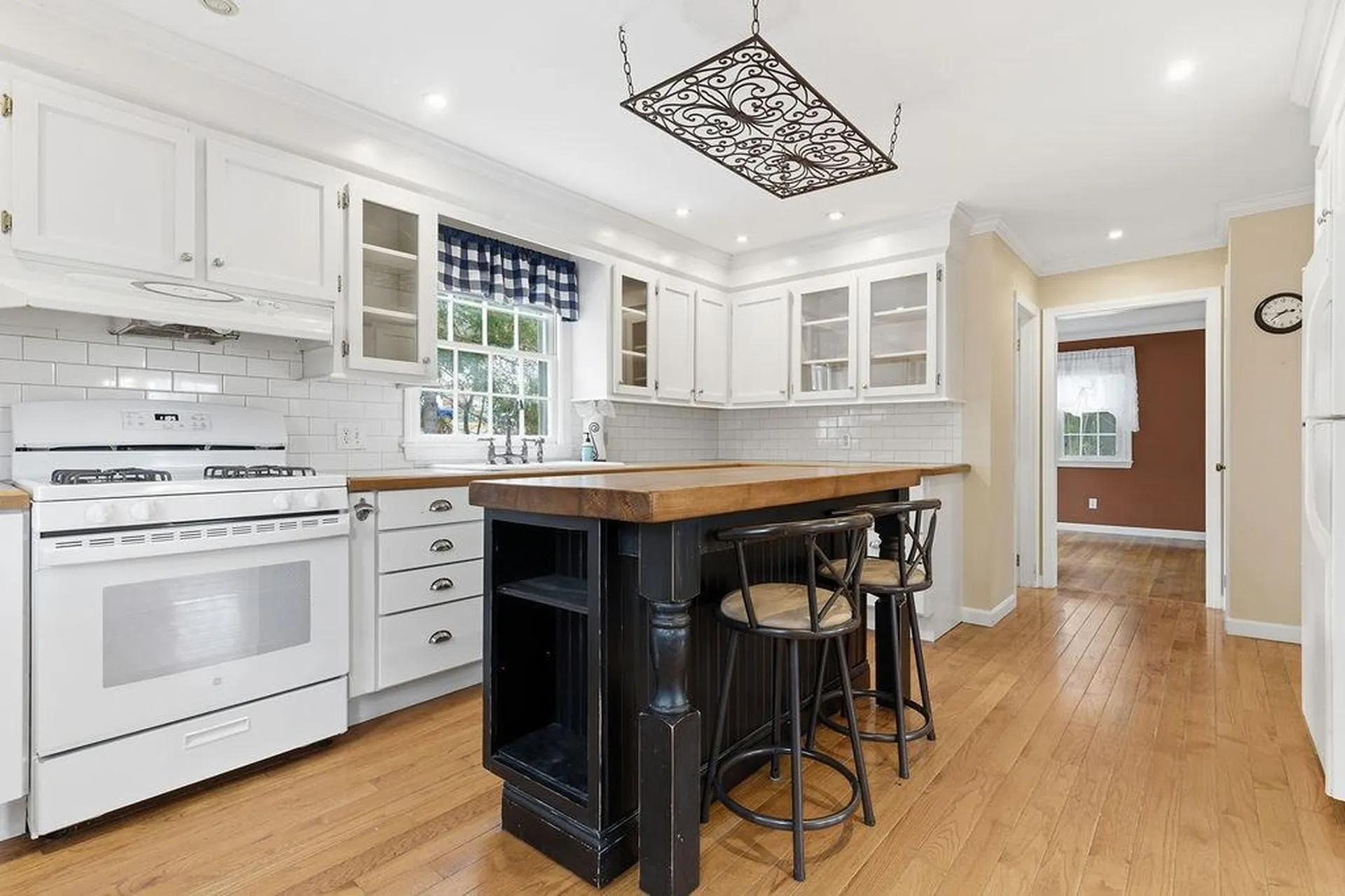 14 True Avenue Derry NH 03038