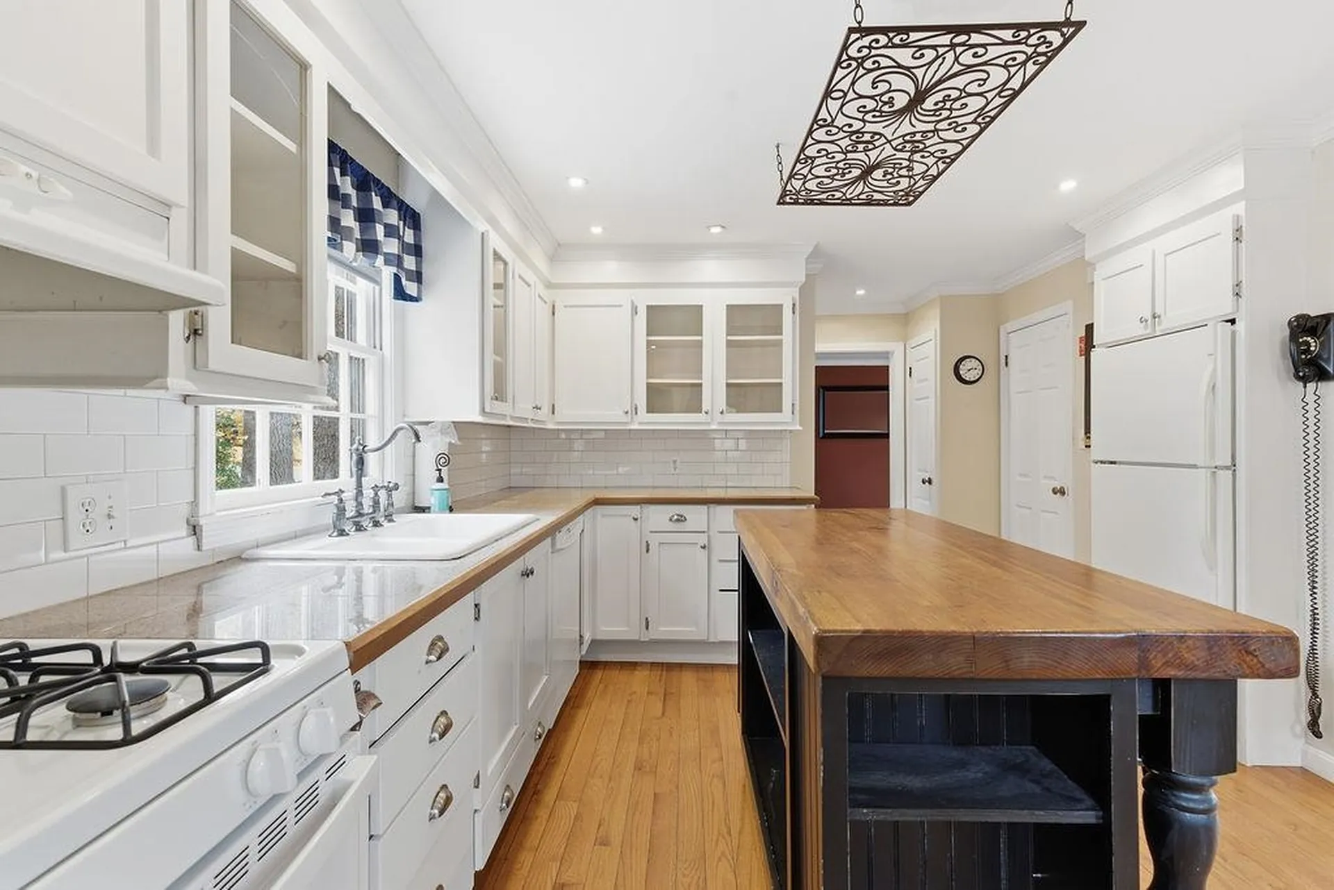 14 True Avenue Derry NH 03038