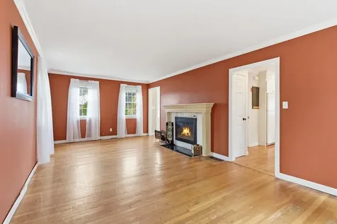 14 True Avenue Derry NH 03038