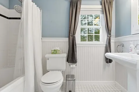 14 True Avenue Derry NH 03038