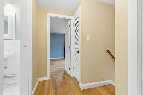 14 True Avenue Derry NH 03038