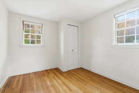 14 True Avenue Derry NH 03038