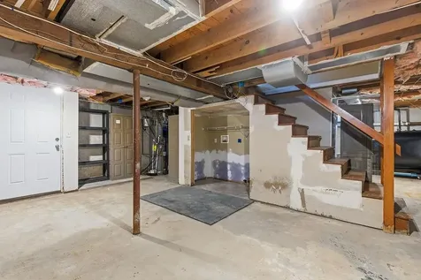 14 True Avenue Derry NH 03038