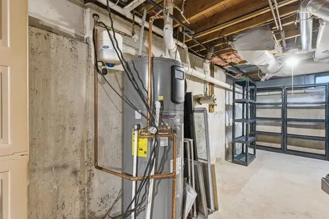 14 True Avenue Derry NH 03038