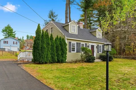 14 True Avenue Derry NH 03038