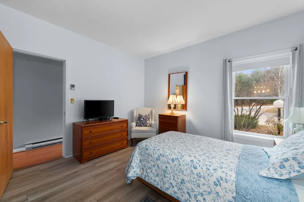 76 Davis Road Plymouth NH 03264