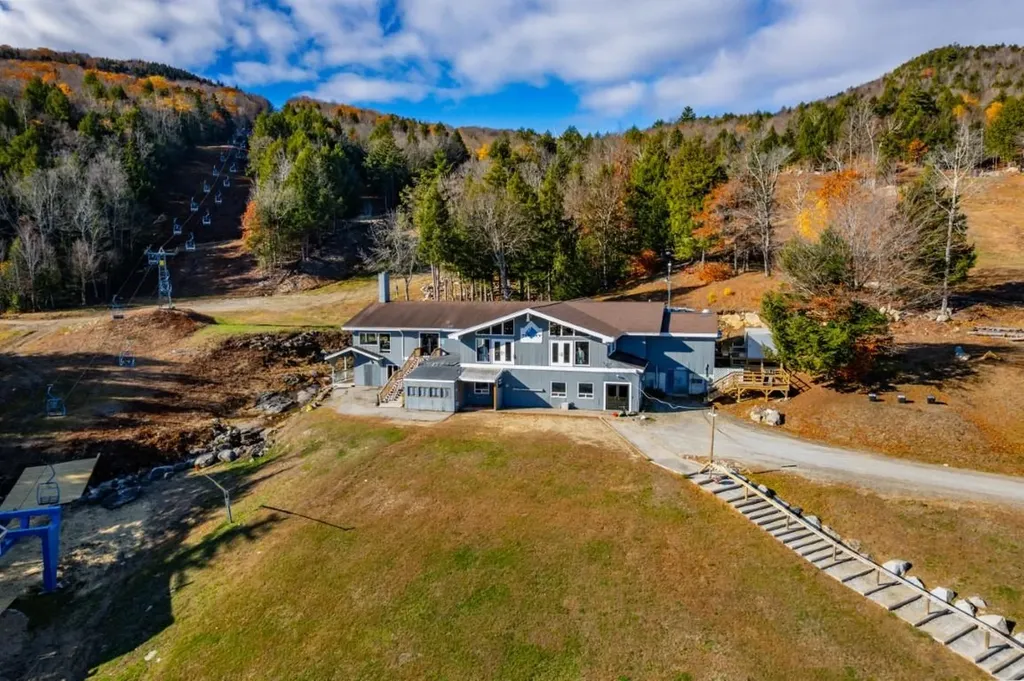 76 Davis Road Plymouth NH 03264