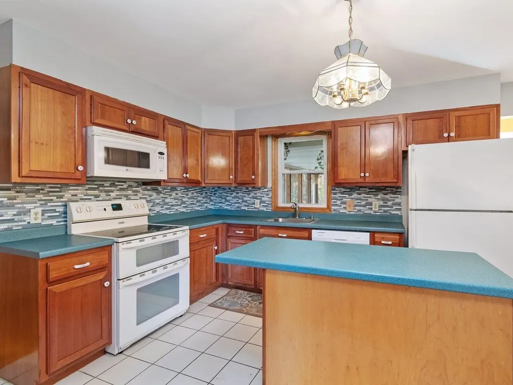 274 Us Route 7 Highgate VT 05459