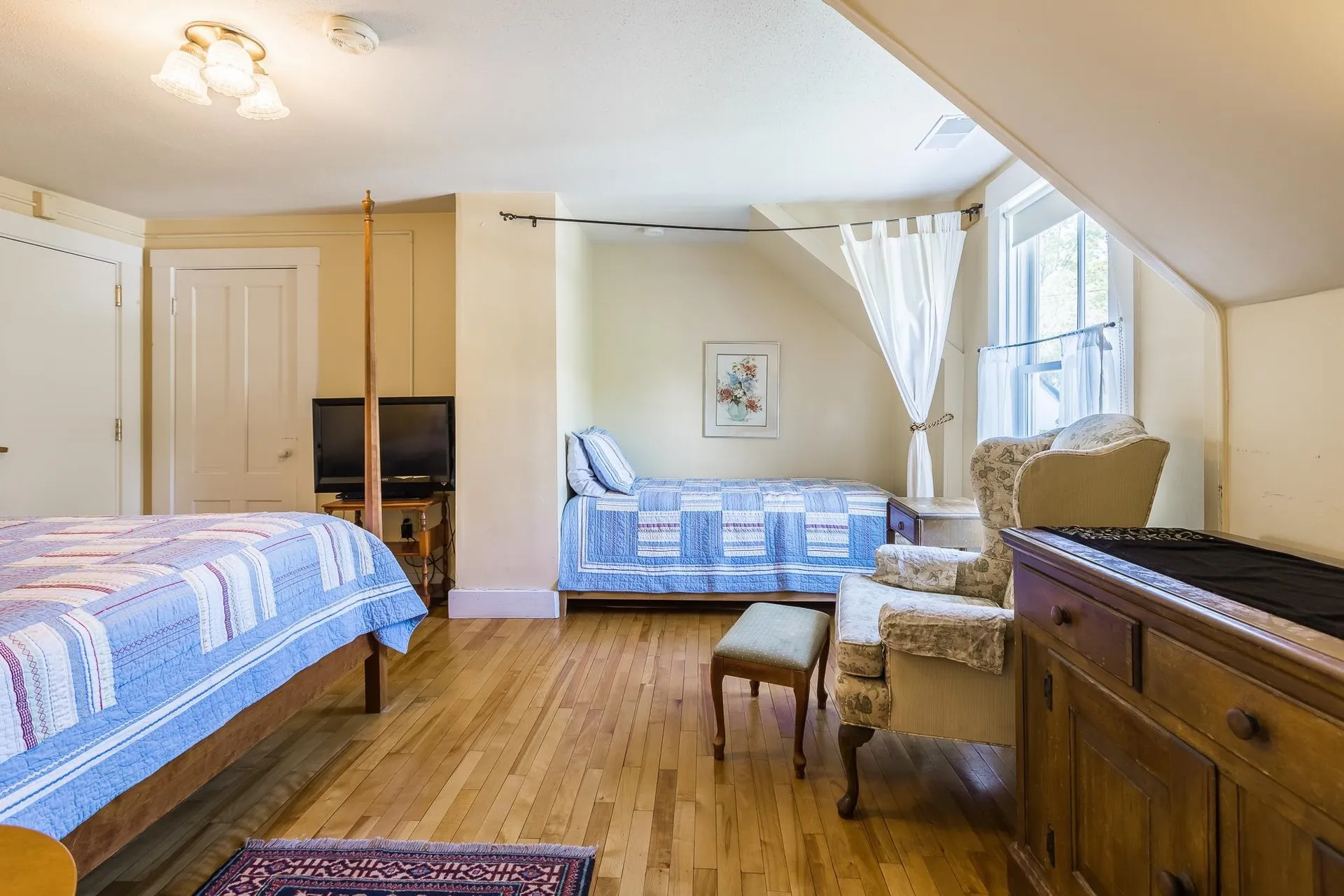 19 Huntington Place Rochester VT 05767