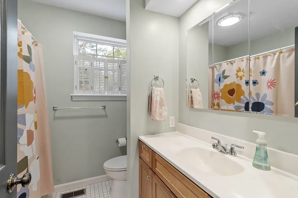 3 Independence Drive Merrimack NH 03054