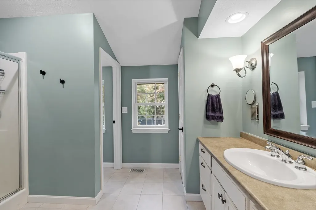 3 Independence Drive Merrimack NH 03054