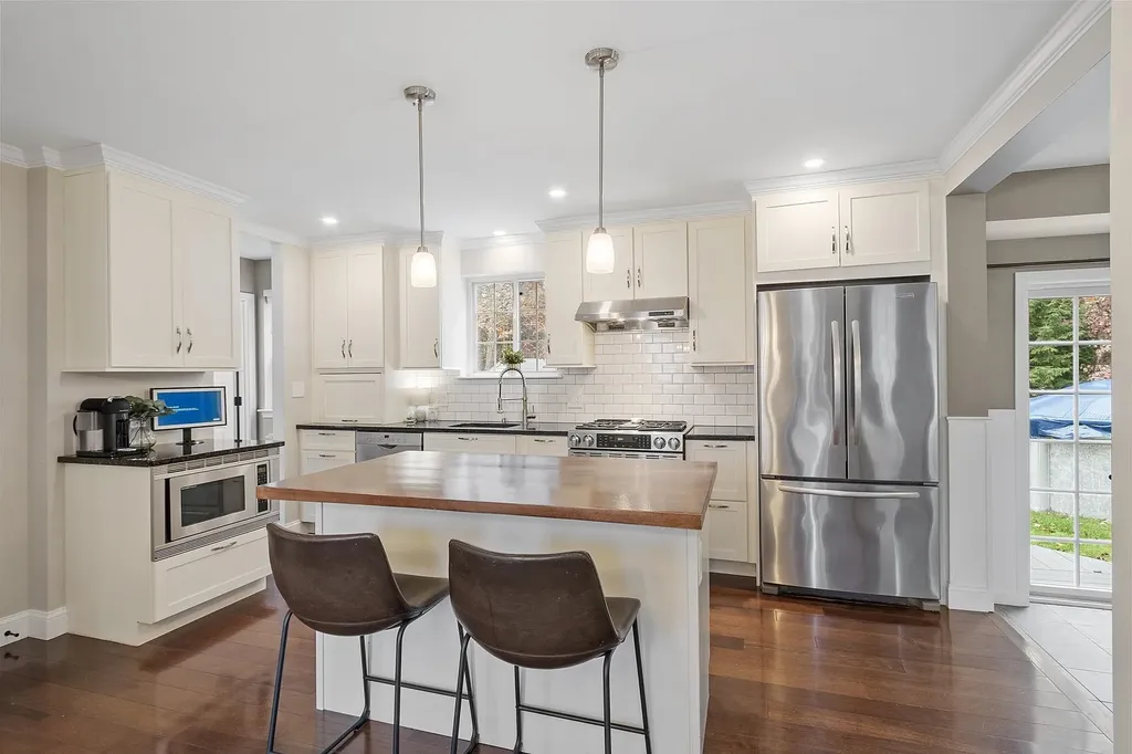 3 Independence Drive Merrimack NH 03054