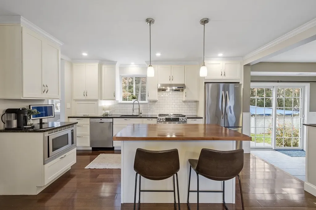 3 Independence Drive Merrimack NH 03054