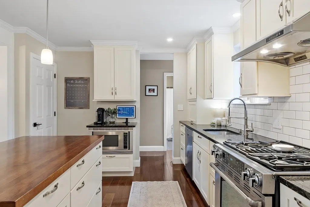 3 Independence Drive Merrimack NH 03054