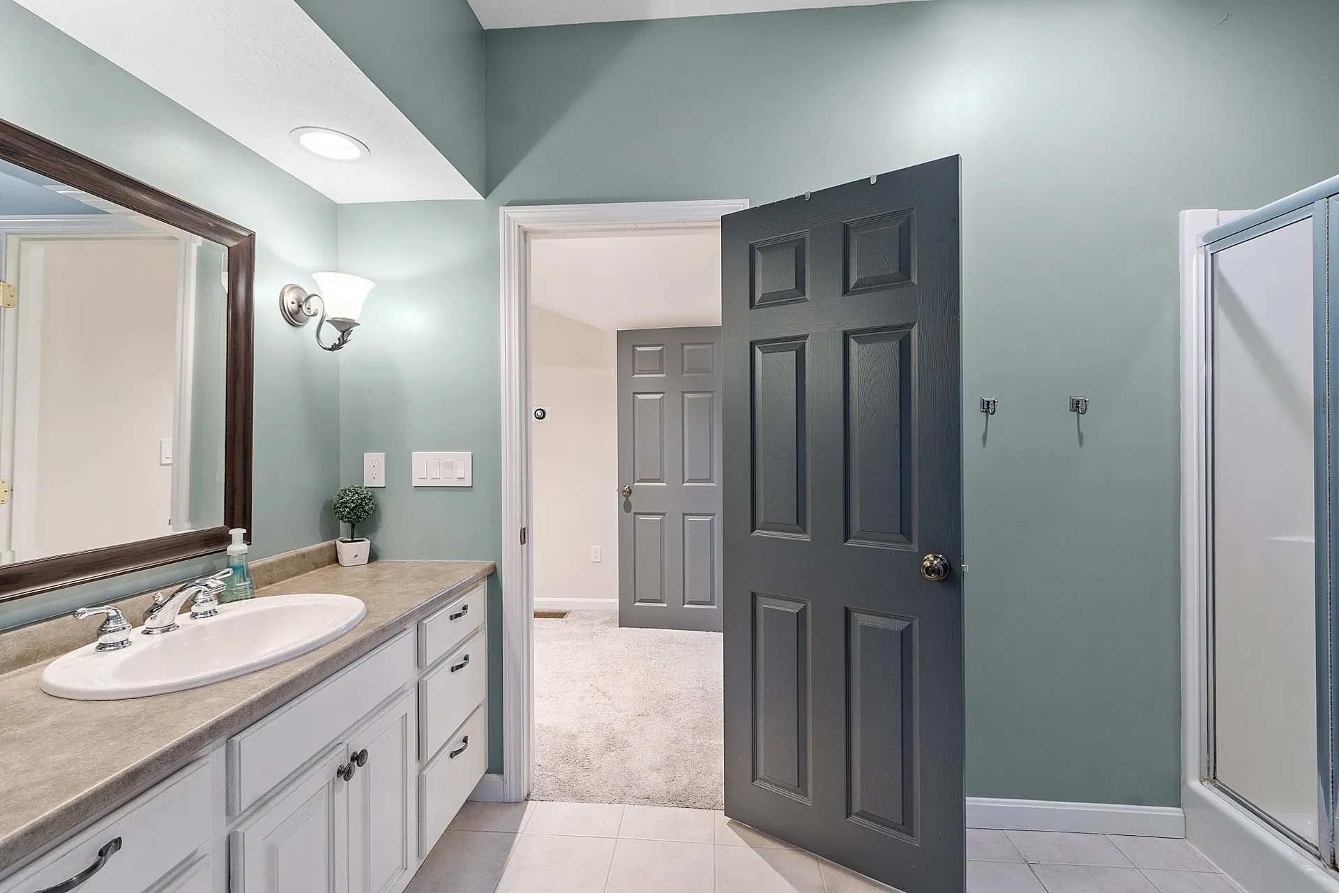 3 Independence Drive Merrimack NH 03054