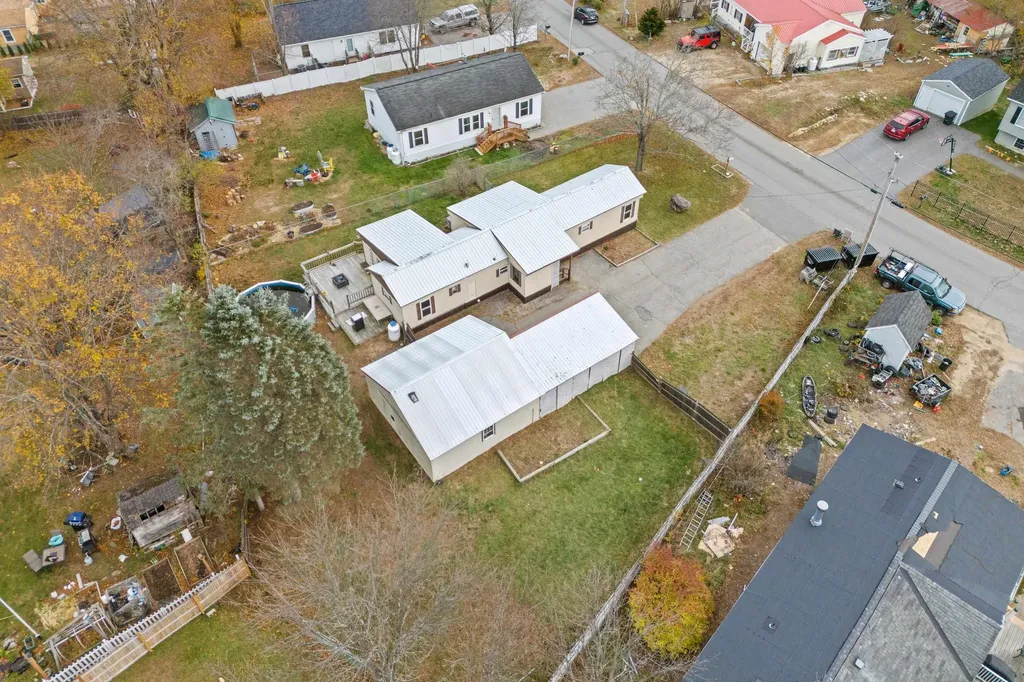 11 Evelyn Avenue Raymond NH 03077