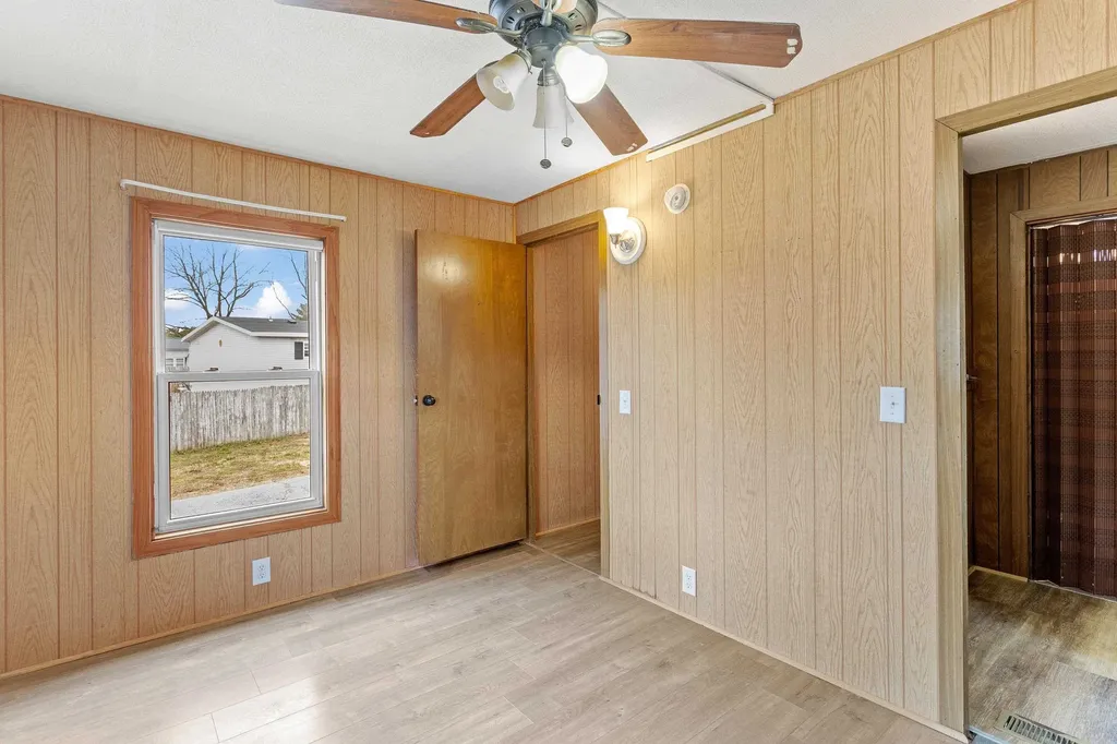 11 Evelyn Avenue Raymond NH 03077