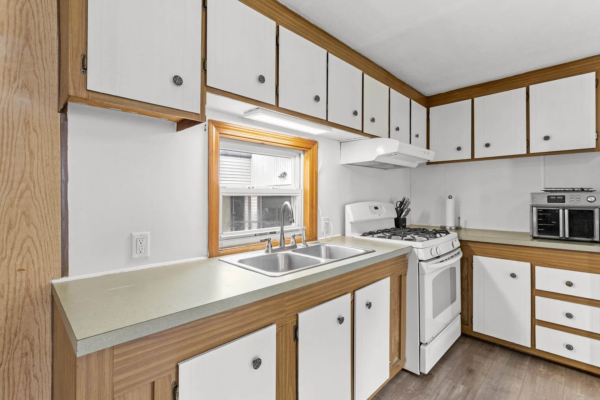 11 Evelyn Avenue Raymond NH 03077