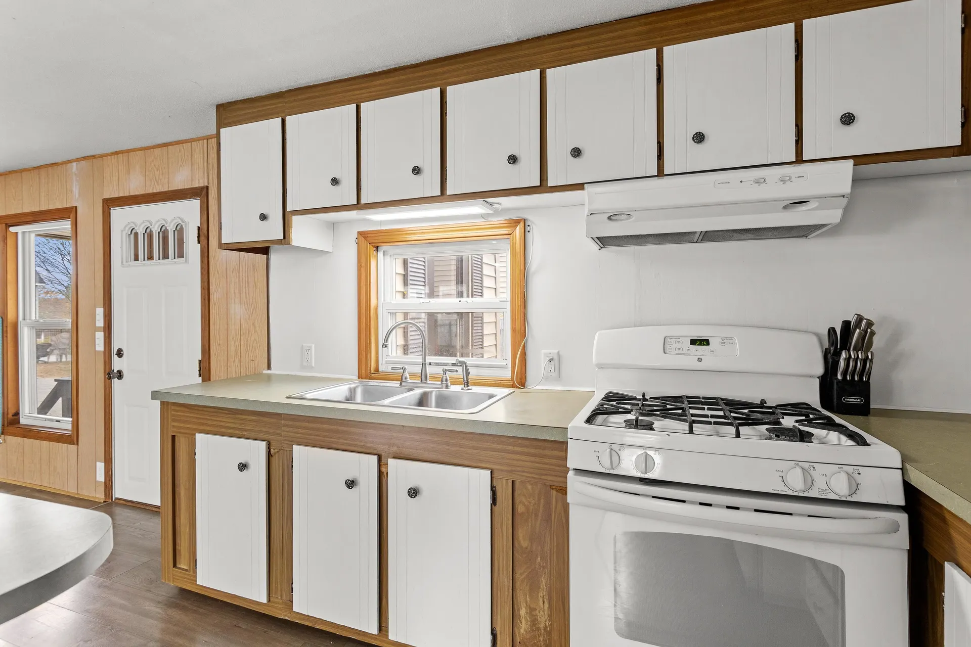 11 Evelyn Avenue Raymond NH 03077