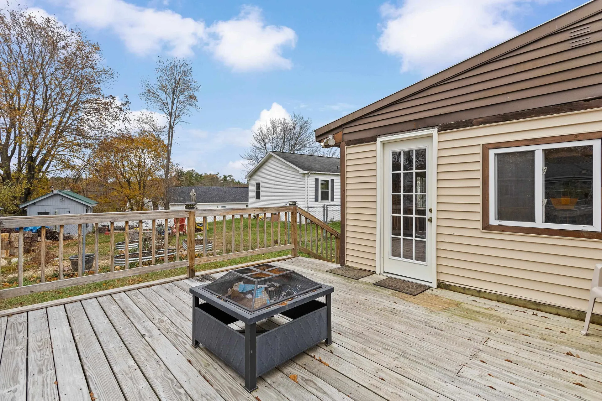 11 Evelyn Avenue Raymond NH 03077