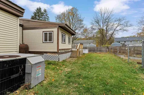 11 Evelyn Avenue Raymond NH 03077