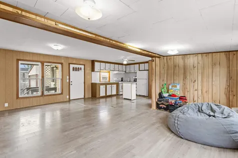 11 Evelyn Avenue Raymond NH 03077