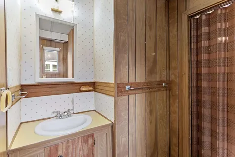 11 Evelyn Avenue Raymond NH 03077