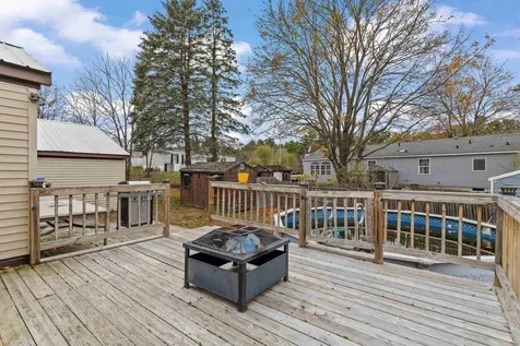 11 Evelyn Avenue Raymond NH 03077