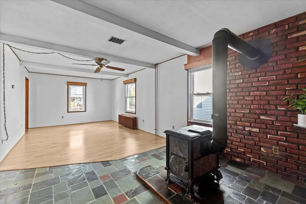 33 Walnut Street St. Albans City VT 05478