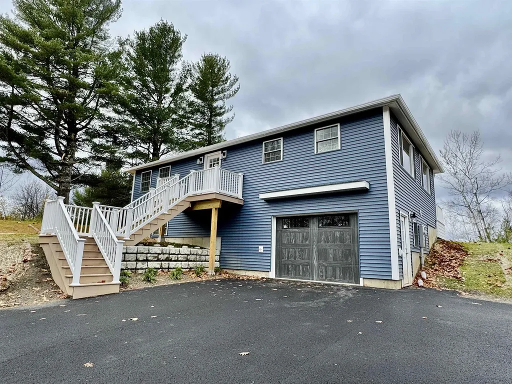 122 Raymond Avenue Newport City VT 05855