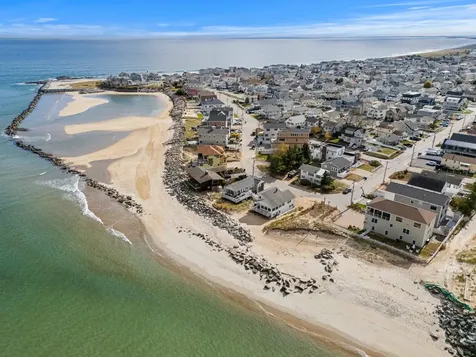 8 Portsmouth Avenue Seabrook NH 03874