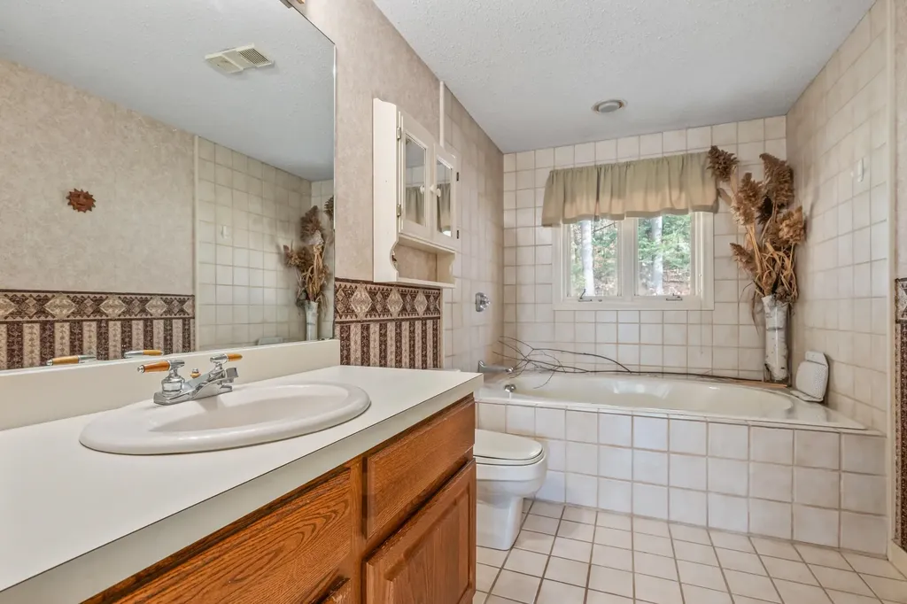 82B Wentworth Hall Avenue Jackson NH 03846