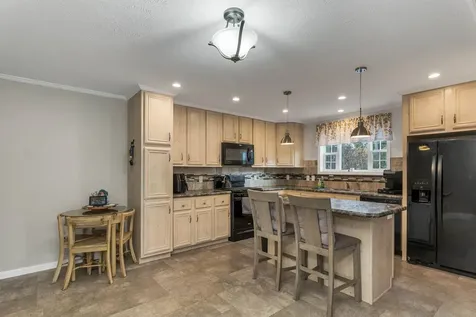 54 Mansfield Woods Way New Hampton NH 03256