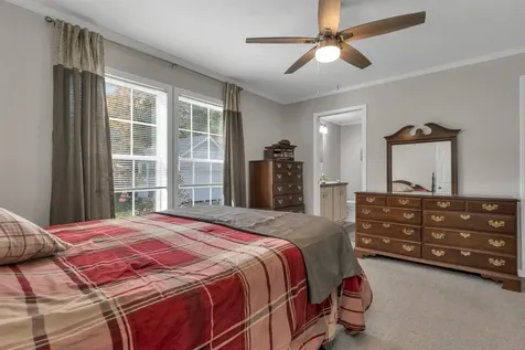 54 Mansfield Woods Way New Hampton NH 03256