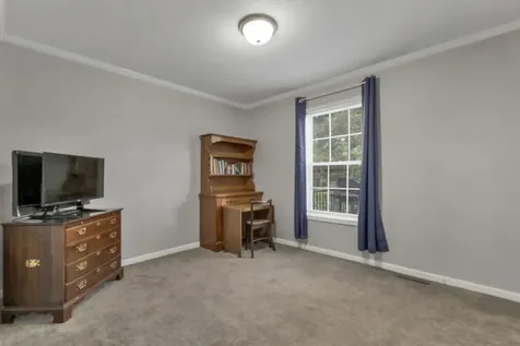 54 Mansfield Woods Way New Hampton NH 03256