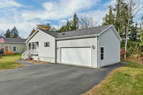 54 Mansfield Woods Way New Hampton NH 03256